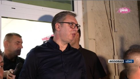 ВУЧИЋ ПОВРЕДИО РУКУ ПОСЛЕ НАСИЉА БЛОКАДЕРА: Изгледа да сам се исекао, нећемо да бежимо