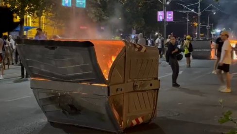 TERORISTI: Blokaderi prave haos u centru Beograda (VIDEO)