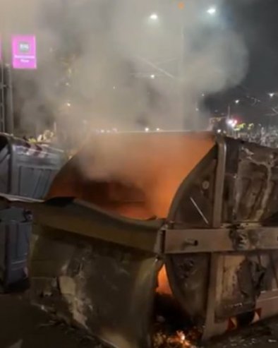 БЛОКАДЕРИ ИЗ БИВШЕ ВЛАСТИ НАЈАВИЛИ БОРБУ ЗА ОПСТАНАК: Бориће се против блокадера студената - оптужују их да раде за Вучића