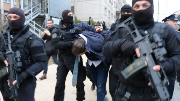 БЛАМ ЕВРОПСКИХ ДЕМОКРАТА! Објавили лажно хапшење Николине Синђелић, а на слици Марко Ђурић! Хитно се огласио шеф српске дипломатије