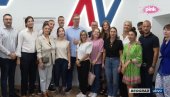 У НЕДЕЉУ ПРЕДСТАВЉАМО НАЈБОЉЕ МЕРЕ ЗА НАРОД, БИЋЕ ЧУДЕСНО! Вучић из просторија СНС на Палилули: Баш сам задовољан, бићете изненађени