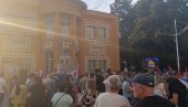 ГРАЂАНИ ПРОТИВ БЛОКАДА: Устала је Лозница (ВИДЕО)