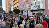 ЖИВЕ У МЕХУРУ СОПСТВЕНИХ ЛАЖИ Вучић: На скуповима против блокада 168.000 људи, а у најбољем дану блокадера било 7.800 ЖИВЕ У МЕХУРУ СОПСТВЕНИХ ЛАЖИ Вучић: На скуповима против блокада 168.000 људи, а у најбољем дану блокадера било 7.800