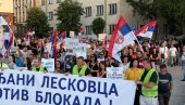 ЛЕСКОВАЦ ПРОТИВ БЛОКАДА: Велики број људи изашао да искаже своју подршку скупу против блокада (ФОТО/ВИДЕО) ЛЕСКОВАЦ ПРОТИВ БЛОКАДА: Велики број људи изашао да искаже своју подршку скупу против блокада (ФОТО/ВИДЕО)
