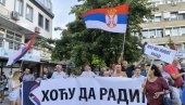 STARA PAZOVA JE USTALA PROTIV BLOKADA: Građani žele nazad normalan život koji im je oduzet (FOTO/VIDEO)