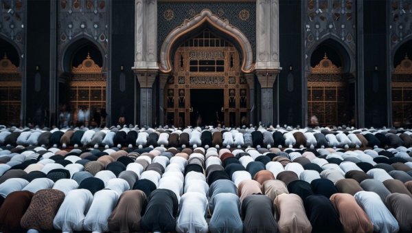 УЧЕНИЦИ МУСЛИМАНИ ПОКРИВАЈУ УШИ ТОКОМ БЛАГОСЛОВА НОВЕ ШКОЛЕ: То је друга генерација Муслимана, иако рођени у Италији васпитани тако у породи