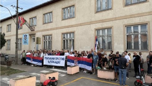 МАЛИ ИЂОШ: Грађани против блокада желе нормалан живот