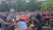 БАЈКЕРИ У КИКИНДИ УСТАЛИ ПРОТИВ БЛОКАДА! И они изашли на улице (ВИДЕО)