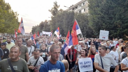 GRAĐANI PROTIV BLOKADA: Vidimo se u subotu u 18.30h, sada umesto u 50 u 80 gradova i opština širom Srbije GRAĐANI PROTIV BLOKADA: Vidimo se u subotu u 18.30h, sada umesto u 50 u 80 gradova i opština širom Srbije
