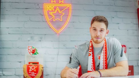 DELIJE OVO NISU OČEKIVALE: Evo koga je Crvena zvezda upravo dovela kao pojačanje! DELIJE OVO NISU OČEKIVALE: Evo koga je Crvena zvezda upravo dovela kao pojačanje!