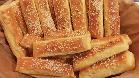 ШТАПИЋИ СА СИРОМ: Рецепт за брзу и укусну грицкалицу ШТАПИЋИ СА СИРОМ: Рецепт за брзу и укусну грицкалицу