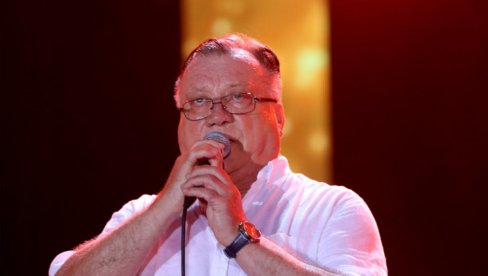 HALID BEŠLIĆ HITNO HOSPITALIZOVAN: Oglasili se najbliži saradnici i otkrili stanje pevača
