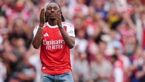 EMIREJTS POZDRAVIO NOVAJLIJU: Ebereči Eze potpisao za Arsenal (FOTO) EMIREJTS POZDRAVIO NOVAJLIJU: Ebereči Eze potpisao za Arsenal (FOTO)