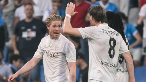 NAPOLI POČEO POBEDOM ODBRANU TITULE! Skot Mektomini i Kevin De Brujne doneli trijumf šampionu Italije NAPOLI POČEO POBEDOM ODBRANU TITULE! Skot Mektomini i Kevin De Brujne doneli trijumf šampionu Italije