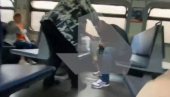 PRAVILI HAOS: Tinejdžeri prskali biber sprej u vozu (VIDEO)