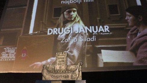„ДУНАВСКА ЛАЂА“ ЗА НАЈБОЉИ ФИЛМ 8. „ДУНАВ ФИЛМ ФЕСТА“ МАЂАРСКОМ ОСТВАРЕЊУ „ДРУГИ ЈАНУАР“ : Фестивал затворио филм „Континентал25“ „ДУНАВСКА ЛАЂА“ ЗА НАЈБОЉИ ФИЛМ 8. „ДУНАВ ФИЛМ ФЕСТА“ МАЂАРСКОМ ОСТВАРЕЊУ „ДРУГИ ЈАНУАР“ : Фестивал затворио филм „Континентал25“