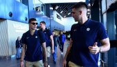 ОРЛОВИ, СРЕЋНО! Кошаркаши Србије отпутовали у Ригу на Европско првенство ОРЛОВИ, СРЕЋНО! Кошаркаши Србије отпутовали у Ригу на Европско првенство