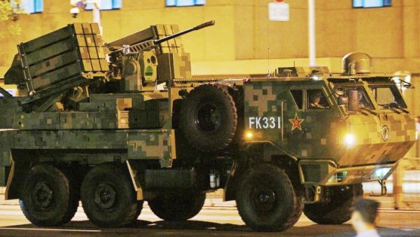 БОЉЕ ОД ПАНЦИРА? Ново кинеско борбено возило против дронова прилагођава се лекцијама из рата у Украјини (ВИДЕО) БОЉЕ ОД ПАНЦИРА? Ново кинеско борбено возило против дронова прилагођава се лекцијама из рата у Украјини (ВИДЕО)