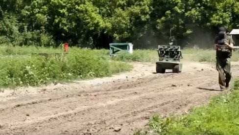 РУСКА АРМИЈА ПРЕДСТАВИЛА „МИНИ-СОЛНЦЕПЕК“: Лансер термобаричних ракета налик ТОС-1А али у виду дрона! (ВИДЕО)