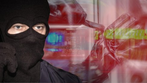 ВЛАСНИК ТРАФИКЕ ЗАКЉУЧАО ЛОПОВЕ ТОКОМ ПЉАЧКЕ: Даље нећеш моћи - они му попили пиће док су чекали полицију ВЛАСНИК ТРАФИКЕ ЗАКЉУЧАО ЛОПОВЕ ТОКОМ ПЉАЧКЕ: Даље нећеш моћи - они му попили пиће док су чекали полицију