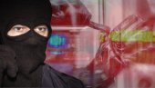 VLASNIK TRAFIKE ZAKLJUČAO LOPOVE TOKOM PLJAČKE: Dalje nećeš moći - oni mu popili piće dok su čekali policiju