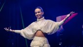 ДЕЦА СУ МОЈА НАЈВЕРНИЈА ПУБЛИКА: Анђела Игњатовић Бресквица о концерту на „Роштиљијади“, летњој турнеју, новитетима, фановима (ФОТО)
