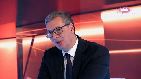 СРБИЈА НИЈЕ ЈЕДАН ЧОВЕК: Вучић: Нисам ја све ово урадио сам, поносан сам на ове карте када их погледам СРБИЈА НИЈЕ ЈЕДАН ЧОВЕК: Вучић: Нисам ја све ово урадио сам, поносан сам на ове карте када их погледам