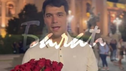 JEDAN MALI ZNAK PAŽNJE ZA VAS Balać kupio ruže za dame koje se bore za bolju Srbiju JEDAN MALI ZNAK PAŽNJE ZA VAS Balać kupio ruže za dame koje se bore za bolju Srbiju