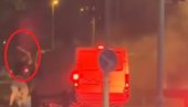 JEZIVA TUČA NAVIJAČA U BEOGRADU: Grobari i delije se tukli krvnički (VIDEO) JEZIVA TUČA NAVIJAČA U BEOGRADU: Grobari i delije se tukli krvnički (VIDEO)