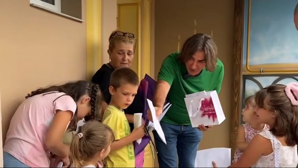 НЕВЕРОВАТНО ИЗНЕНАЂЕЊЕ КОЈЕ ЋЕ ЗАУВЕК ПАМТИТИ: Жељко Митровић одвео породицу Лукић на нову адресу – на месту туге никла је кућа пуна наде! НЕВЕРОВАТНО ИЗНЕНАЂЕЊЕ КОЈЕ ЋЕ ЗАУВЕК ПАМТИТИ: Жељко Митровић одвео породицу Лукић на нову адресу – на месту туге никла је кућа пуна наде!
