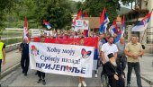 ВЛАДИКА НА ЧЕЛУ КОЛОНЕ: Грађани Пријепоља поручили желимо своју Србију назад! ВЛАДИКА НА ЧЕЛУ КОЛОНЕ: Грађани Пријепоља поручили желимо своју Србију назад!