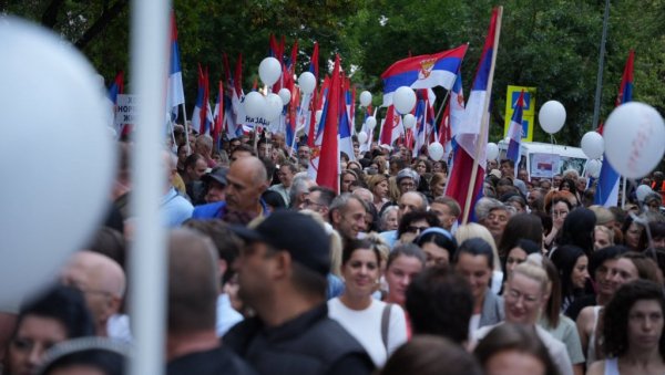 104.000 ГРАЂАНА НА СКУПОВИМА ПРОТИВ БЛОКАДА: Огласио се директор полиције (ВИДЕО) 104.000 ГРАЂАНА НА СКУПОВИМА ПРОТИВ БЛОКАДА: Огласио се директор полиције (ВИДЕО)