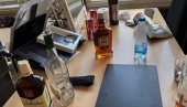 ЈЕЗИВО! ЛЕГЛО ЗАРАЗЕ НА ДИФУ У НС: Блокадери направили свињац од факултета - пикавци, алкохол и ђубре (ФОТО/ВИДЕО)