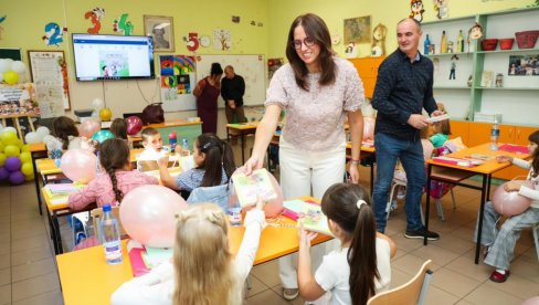 ПРВАЦИМА ПО ДЕСЕТ ХИЉАДА ДИНАРА ПРВАЦИМА ПО ДЕСЕТ ХИЉАДА ДИНАРА