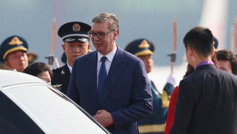 PREDSEDNIK SRBIJE STIGAO U KINU: Vučić će se sastati sa Si Đinpingom i Putinom (FOTO) PREDSEDNIK SRBIJE STIGAO U KINU: Vučić će se sastati sa Si Đinpingom i Putinom (FOTO)