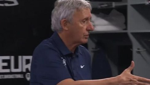 PEŠIĆA JE ODUŠEVIO! Selektor Srbije ušao u svlačionicu i pružio ruku jednom igraču (VIDEO) PEŠIĆA JE ODUŠEVIO! Selektor Srbije ušao u svlačionicu i pružio ruku jednom igraču (VIDEO)