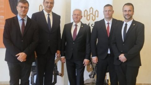 НАСТАВАК БРАТСКЕ САРАДЊЕ НОВОГ САДА И ПЕЧУЈА: Новосадска делегација на свечаностима у мађарском граду НАСТАВАК БРАТСКЕ САРАДЊЕ НОВОГ САДА И ПЕЧУЈА: Новосадска делегација на свечаностима у мађарском граду