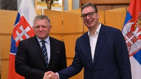 SRPSKI I SLOVAČKI NARODI SU BRATSKI NARODI: Vučić se sastao sa Ficom u Pekingu (FOTO) SRPSKI I SLOVAČKI NARODI SU BRATSKI NARODI: Vučić se sastao sa Ficom u Pekingu (FOTO)