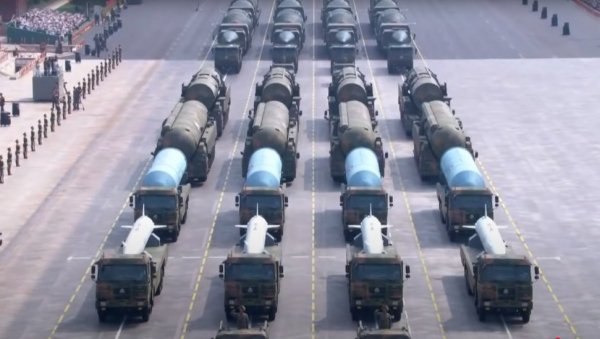 ТРАМПОВЕ ФАНТАЗИЈЕ Руски стручњак: Тврдње о паритету нуклеарног арсенала Кине у поређењу са Русијом и САД – неутемељене ТРАМПОВЕ ФАНТАЗИЈЕ Руски стручњак: Тврдње о паритету нуклеарног арсенала Кине у поређењу са Русијом и САД – неутемељене