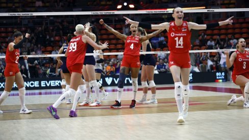 SVETSKO PRVENSTVO ZA ODBOJKAŠICE: Turska pobedila SAD i plasirala se u polufinale SVETSKO PRVENSTVO ZA ODBOJKAŠICE: Turska pobedila SAD i plasirala se u polufinale
