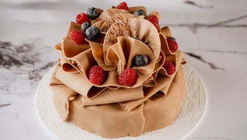 CREME DE LA CROWNE PLAZA: Луксуз у форми дезерта