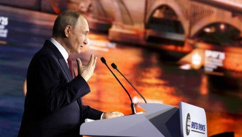 МЕДВЕД ЈЕ МЕДВЕД: Ово је Путинов коментар на фотографију која је обишла свет (ФОТО/ВИДЕО) МЕДВЕД ЈЕ МЕДВЕД: Ово је Путинов коментар на фотографију која је обишла свет (ФОТО/ВИДЕО)