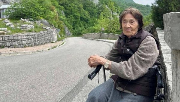 СРПКИЊА СЕ ИЗГУБИЛА У ГРЧКОЈ: Полиција одмах реаговала СРПКИЊА СЕ ИЗГУБИЛА У ГРЧКОЈ: Полиција одмах реаговала