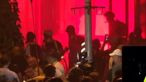 BLOKADERI BI DA ZAPALE LJUDE KAO U ODESI: Teroristi žele ukrajinski scenario u Srbiji (UZNEMIRUJUĆI VIDEO)
