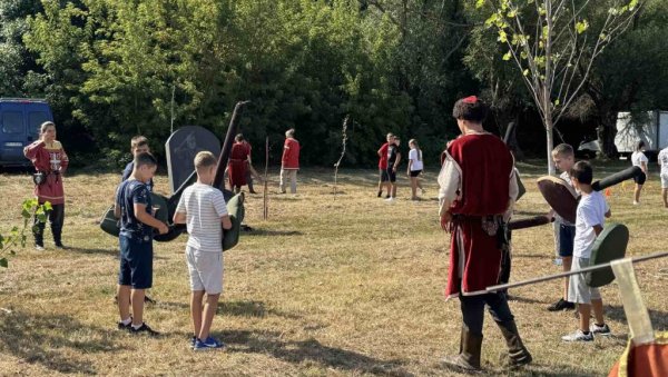 ПРАЗНИК ПОРОДИЦЕ: У Перлезу код Зрењанина одржана пета по реду манифестација Дани породице ПРАЗНИК ПОРОДИЦЕ: У Перлезу код Зрењанина одржана пета по реду манифестација Дани породице