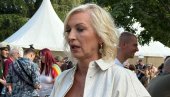 ПРВИ БЛОКАДЕРСКИ ГЕЈ ПРАЈД: Кума им је из Ђиласове странке, спремили транспаренте пумпај, а застају код култног блокадерског места ПРВИ БЛОКАДЕРСКИ ГЕЈ ПРАЈД: Кума им је из Ђиласове странке, спремили транспаренте пумпај, а застају код култног блокадерског места