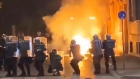 EVO KO SU KLJUČNI BLOKADERI – MRZE SRBIJU I SRPSKI NAROD, ŠURUJU SA OPOZICIJOM: Po nalogu ustaških lobista hoće da raskomada Srbiju EVO KO SU KLJUČNI BLOKADERI – MRZE SRBIJU I SRPSKI NAROD, ŠURUJU SA OPOZICIJOM: Po nalogu ustaških lobista hoće da raskomada Srbiju
