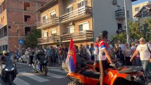 ПОДРШКА БАЈКЕРА: Стигли у Борчу на скуп грађана против блокада (ВИДЕО) ПОДРШКА БАЈКЕРА: Стигли у Борчу на скуп грађана против блокада (ВИДЕО)