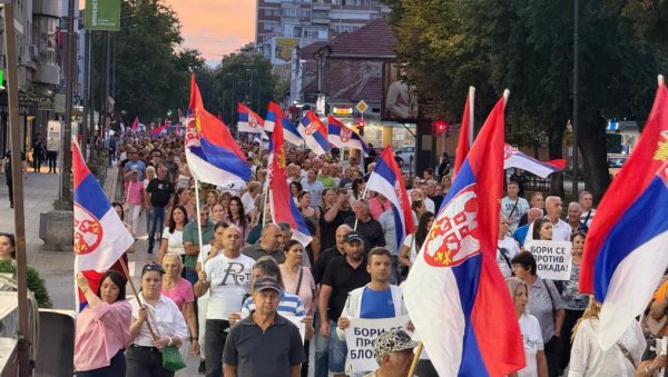 ВРАТИТЕ МИ МОЈУ СРБИЈУ: Грађани јасно поручили - желимо Србију у којој улице припадају миру, а школе и факултети знању ВРАТИТЕ МИ МОЈУ СРБИЈУ: Грађани јасно поручили - желимо Србију у којој улице припадају миру, а школе и факултети знању