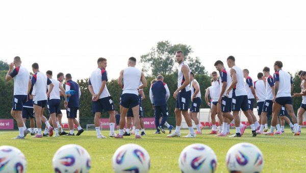 ХИТНО Оперисан фудбалски репрезентативац Србије, дуго неће моћи да игра!